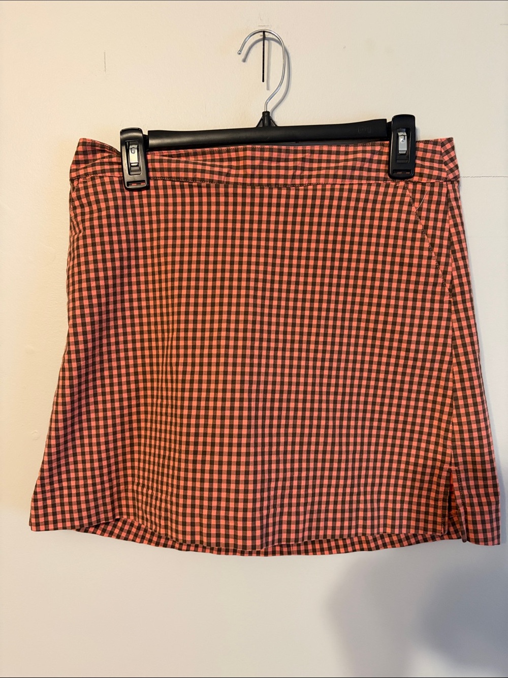 Lady Hagen coral/salmon and Black Gingham Skort. Size 8. Pockets.
